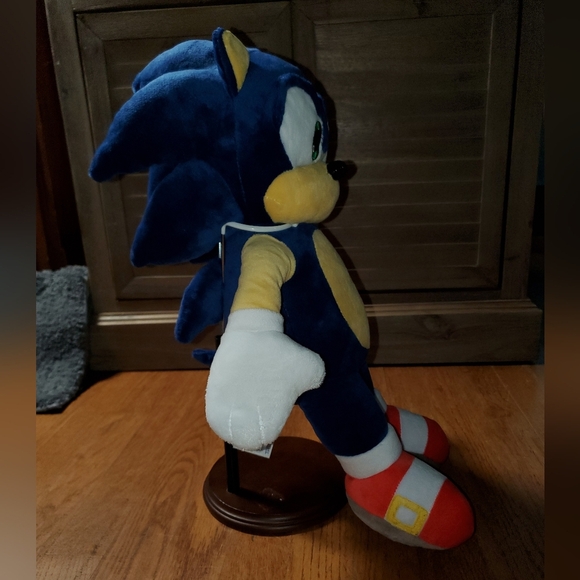 Sonic the Hedgehog Build A Bear Plush - Picture 4 of 12